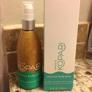 Kopari Coconut oil Body glow. (Shimmer).